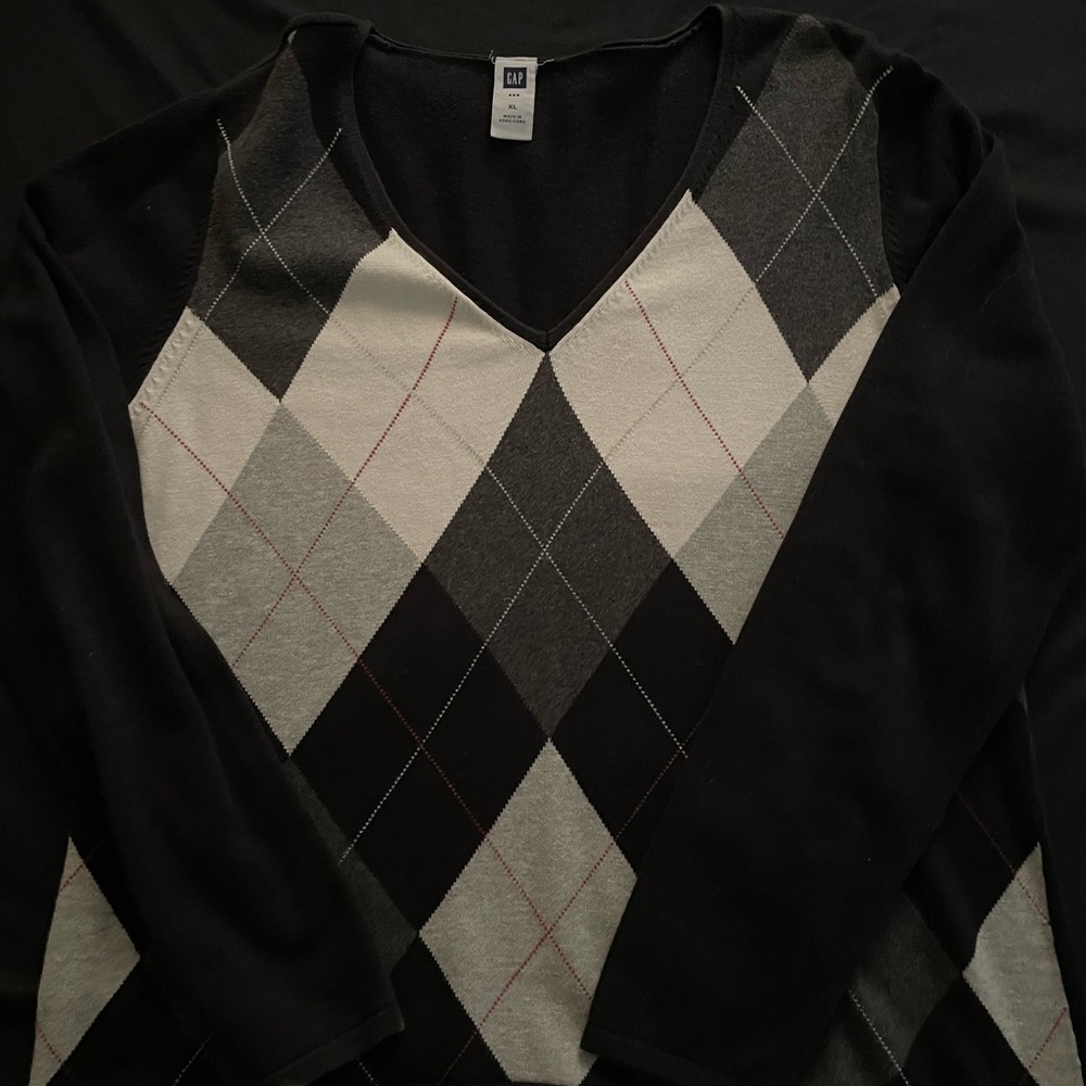 Gap sweater